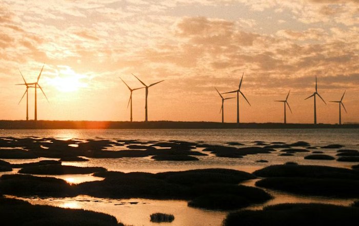 Article Image for Technological Breakthroughs in Renewable Energy